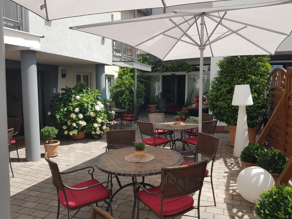 Hotel-Restaurant Pfaelzer Hof Edenkoben Exteriör bild