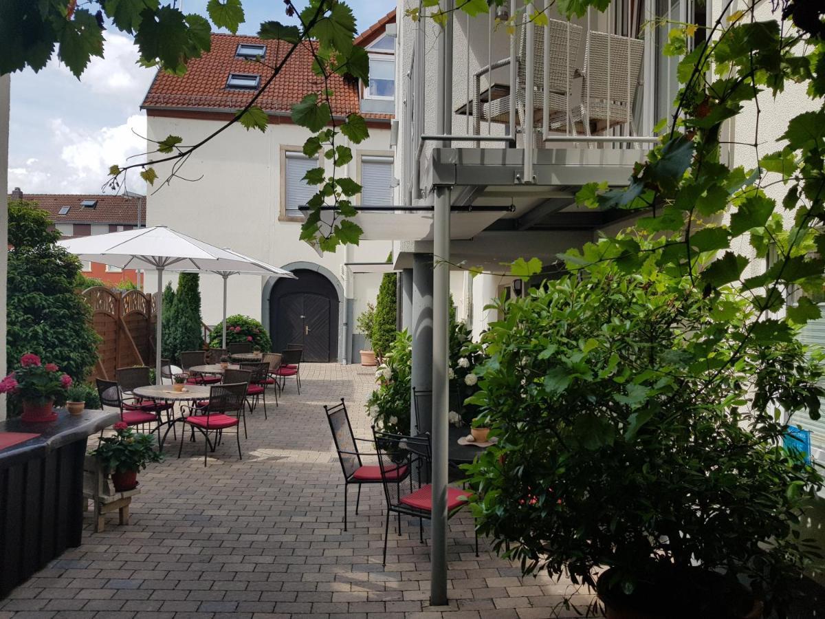 Hotel-Restaurant Pfaelzer Hof Edenkoben Exteriör bild