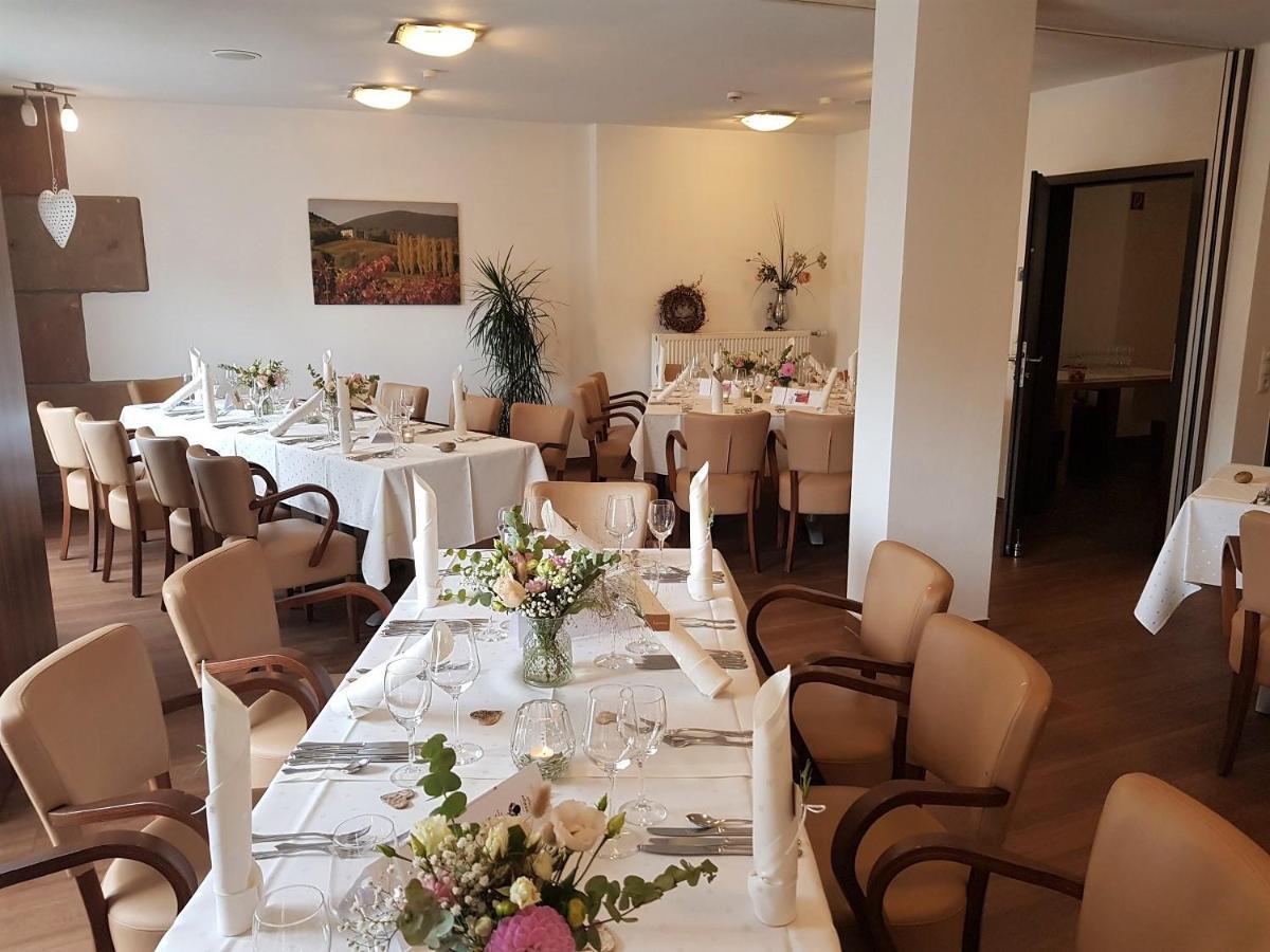 Hotel-Restaurant Pfaelzer Hof Edenkoben Exteriör bild