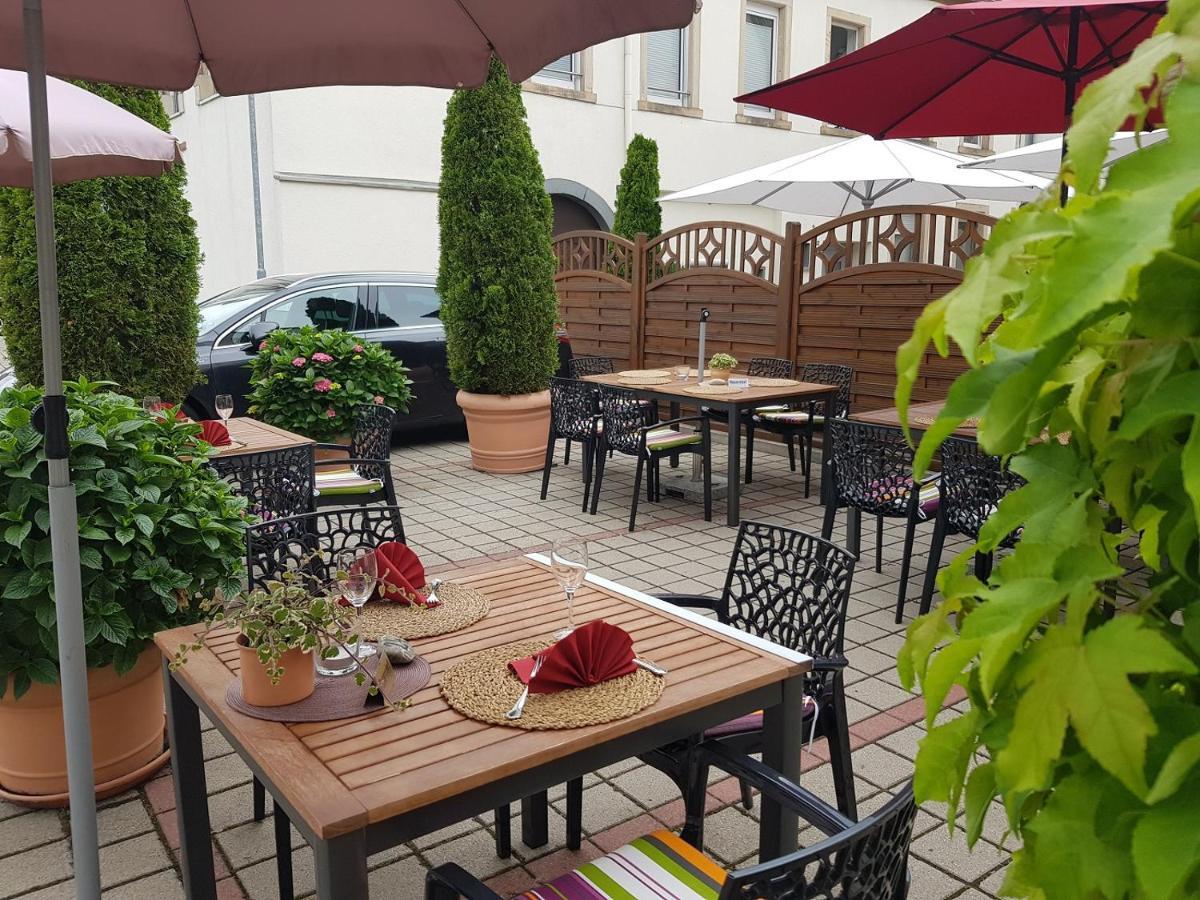 Hotel-Restaurant Pfaelzer Hof Edenkoben Exteriör bild