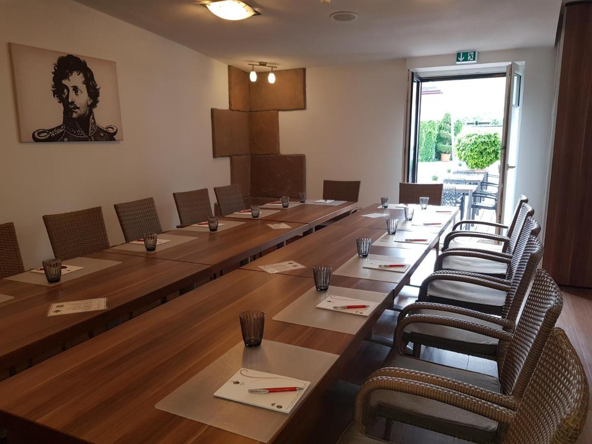 Hotel-Restaurant Pfaelzer Hof Edenkoben Exteriör bild