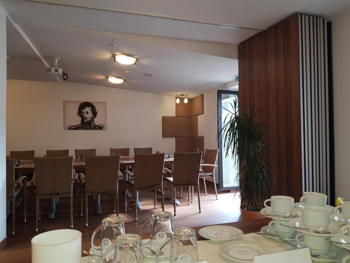 Hotel-Restaurant Pfaelzer Hof Edenkoben Exteriör bild