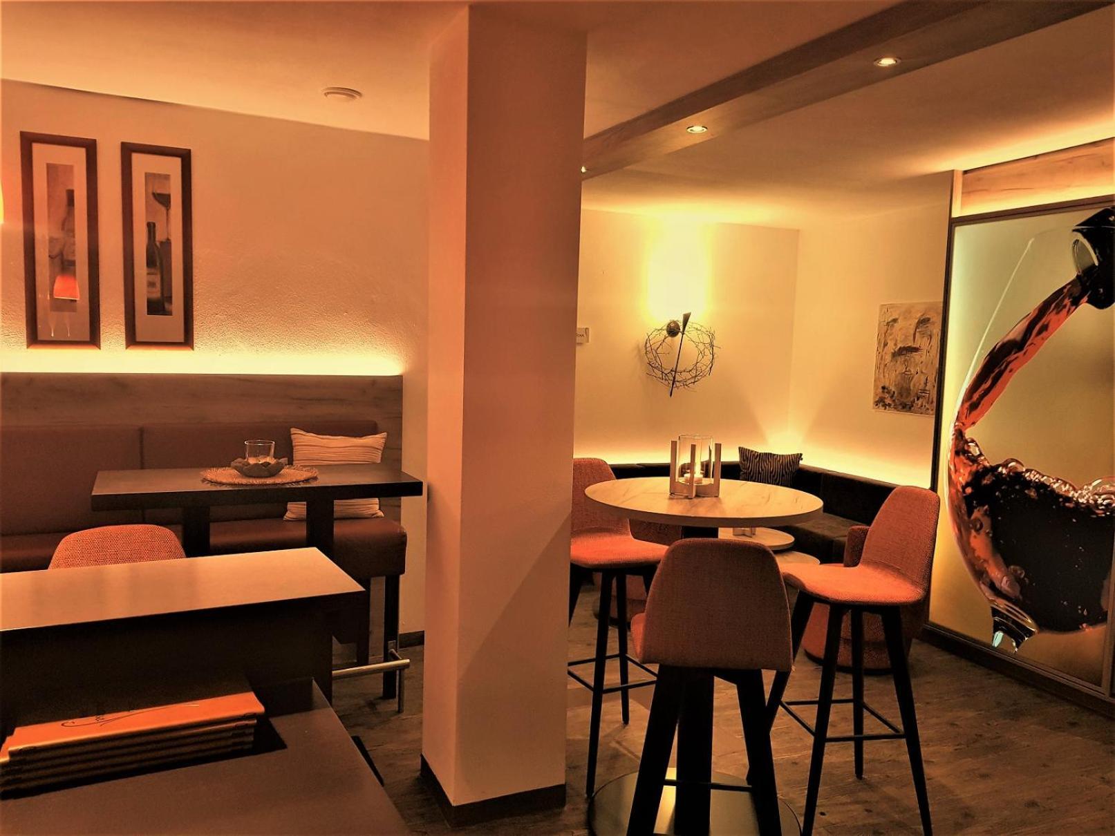 Hotel-Restaurant Pfaelzer Hof Edenkoben Exteriör bild