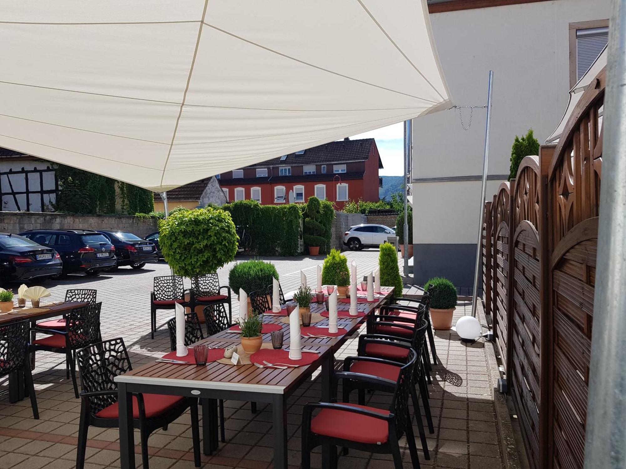 Hotel-Restaurant Pfaelzer Hof Edenkoben Exteriör bild