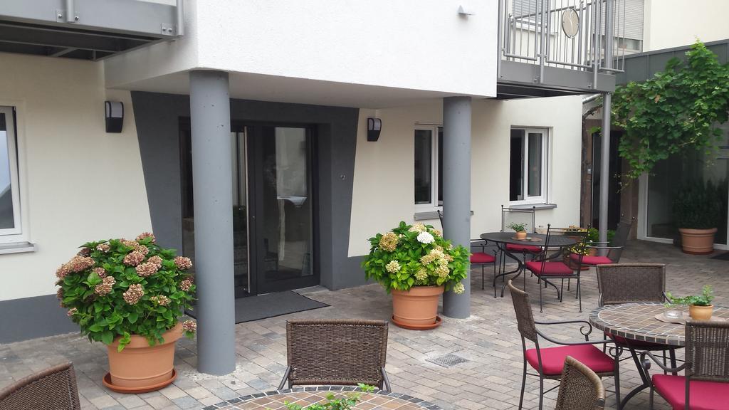 Hotel-Restaurant Pfaelzer Hof Edenkoben Exteriör bild
