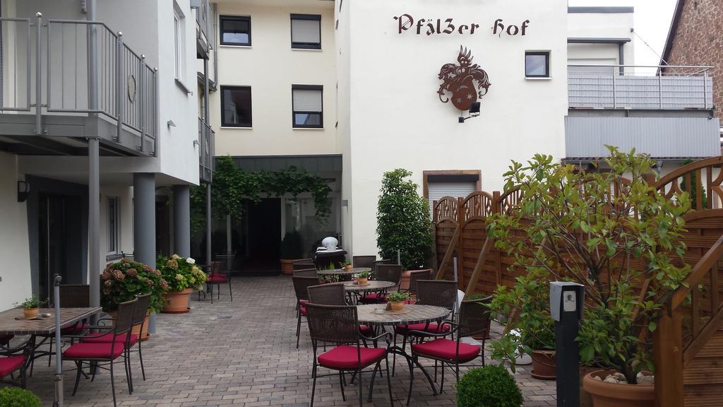 Hotel-Restaurant Pfaelzer Hof Edenkoben Exteriör bild