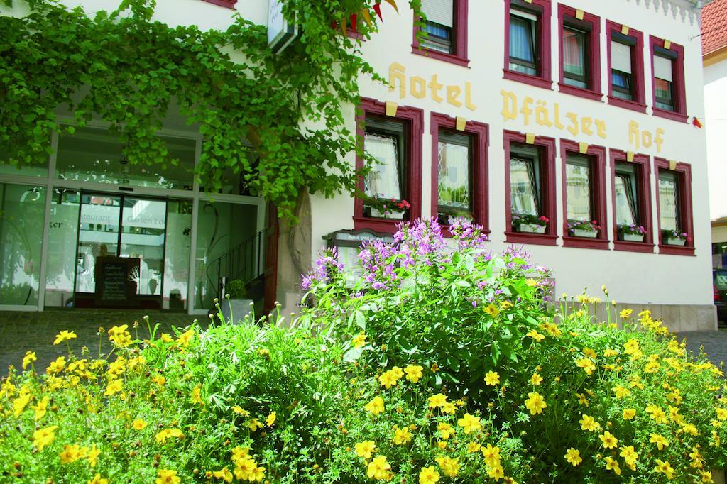 Hotel-Restaurant Pfaelzer Hof Edenkoben Exteriör bild